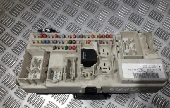 Ford Focus Fuse box set 4m5t14a073bj 4m5t-14a073-bj
