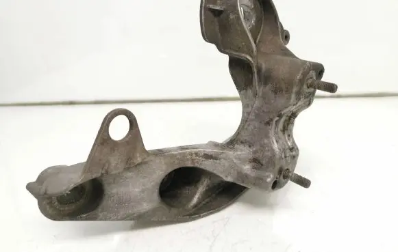 Audi A6 S6 C6 4F Engine mounting bracket 4F0199351e