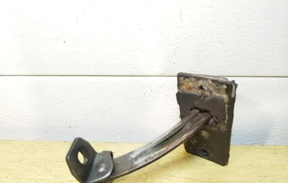 Mercedes-Benz Vito Viano W638 Front door check strap stopper A6387200316