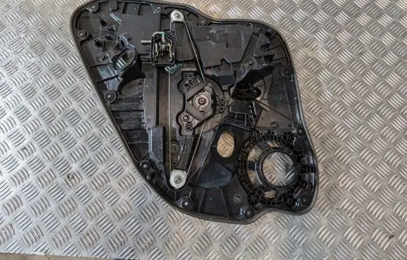 Polestar 2 Rear window lifting mechanism without motor 9401999