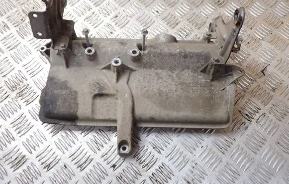Mercedes-Benz B W245 Rocker cam cover A6400100667