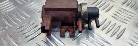 Mazda 3 I Turbo solenoid valve 9652570180
