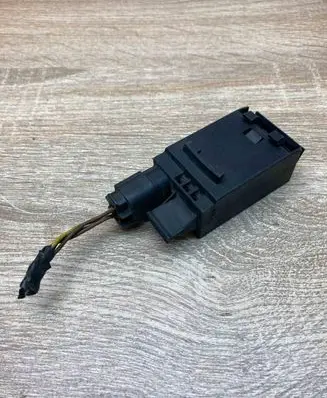 BMW 5 E39 AUC sensor 8391470 110187 WithPlug