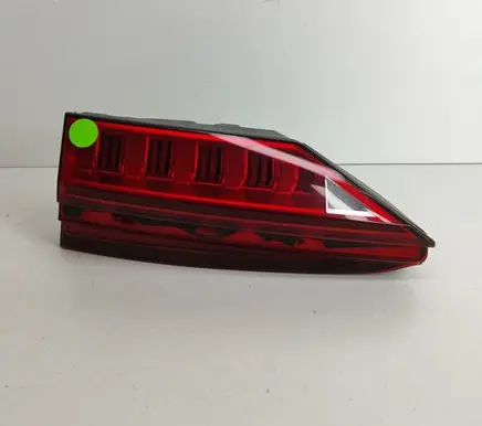 Tailgate rear/tail lights