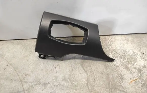 Ford Mustang VI Dashboard glove box trim FR3V13D168