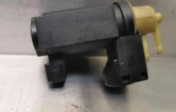 Renault Trafic II (X83) Turbo solenoid valve 8200486264 70115200