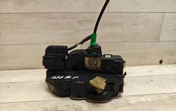 Opel Insignia A Rear door lock 13503808