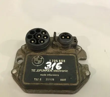 BMW 3 E36 Ignition amplifier control unit 1705608 337179