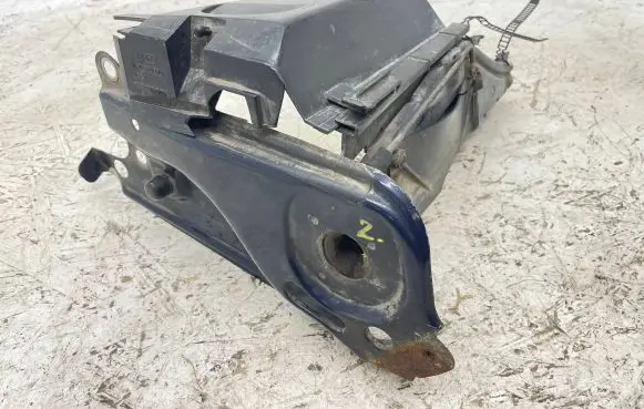Audi 80 90 B3 Radiator support slam panel bracket 893805985 893805965