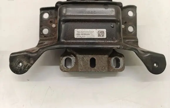 Volkswagen Golf VIII Engine mount bracket 5Q0199555BG