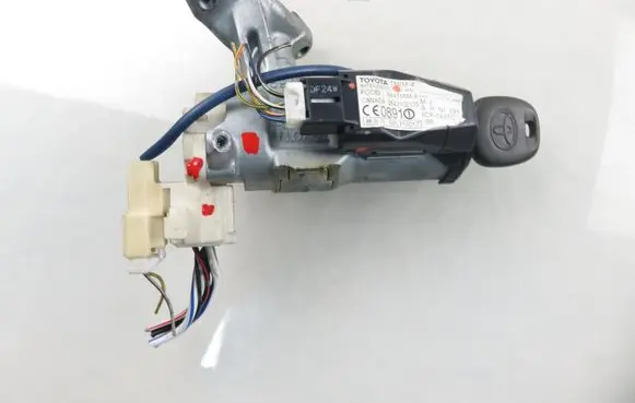 Toyota Yaris Ignition lock 8978352010
