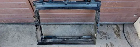 BMW 5 E60 E61 Radiator trim 7525794
