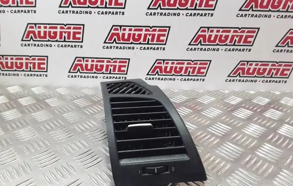 BMW 1 E82 E88 Dashboard side air vent grill/cover trim 7059188 5160 P0102044