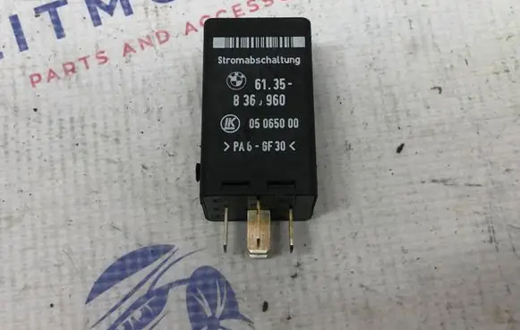 BMW 5 E39 Other relay 8365960