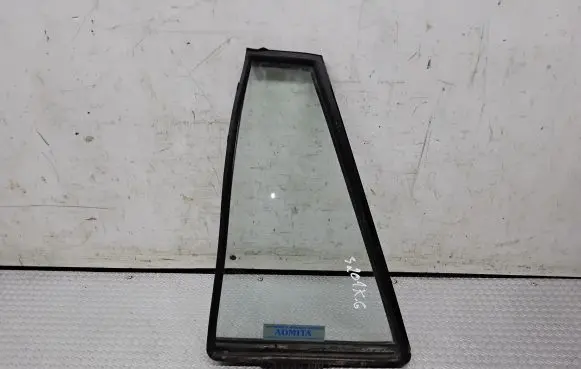 Suzuki Grand Vitara II Rear vent window glass 