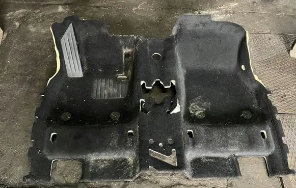 BMW 2 F45 Front floor carpet liner BRAKNUMERUCZECI