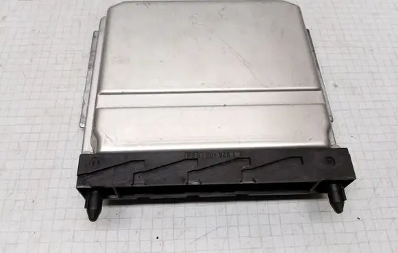 Volvo V70 Engine control unit/module 0281001776 09496667A