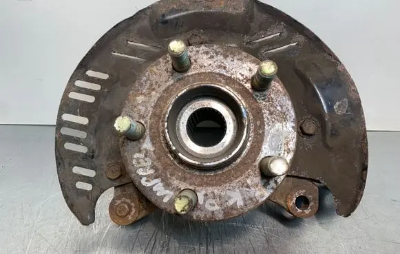 Subaru Impreza II Front wheel hub
