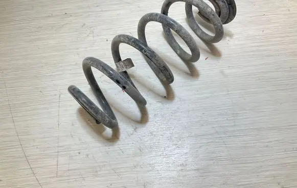 Volvo XC40 Rear coil spring 31658709