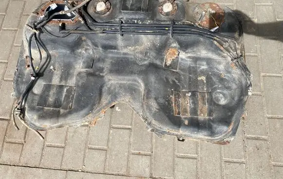 Subaru Forester SF Fuel tank 
