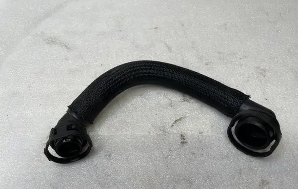 Volkswagen Touareg III Breather hose/pipe 059103221