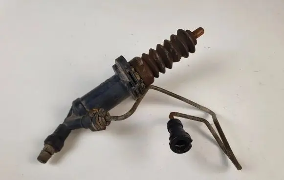 BMW 3 E90 E91 Clutch master cylinder 6775872