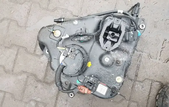 Audi A4 S4 B8 8K AdBlue liquid reservoir 8K0131877TAP 8K0131877T 4077901AE