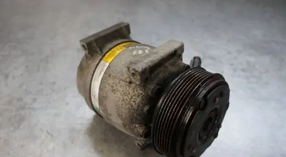 Renault Scenic I Air conditioning (A/C) compressor (pump) 7700105765