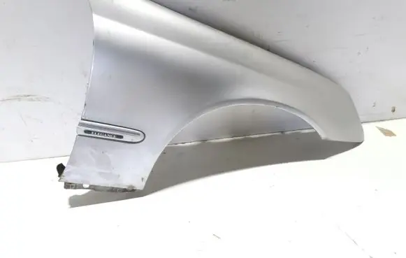Mercedes-Benz C W203 Fender