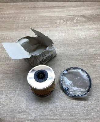 Renault Kangoo II Oil filter cover 7701043620