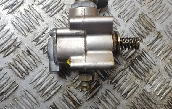 Audi A8 S8 D3 4E Mechanical fuel pump