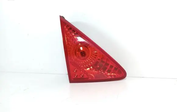 Tailgate rear/tail lights