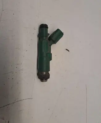 Toyota Prius (NHW20) Fuel injector 2325021020