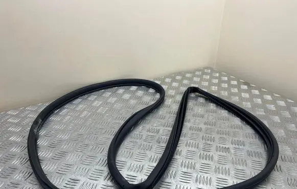 Subaru Forester SH Rear door rubber seal (on body) 