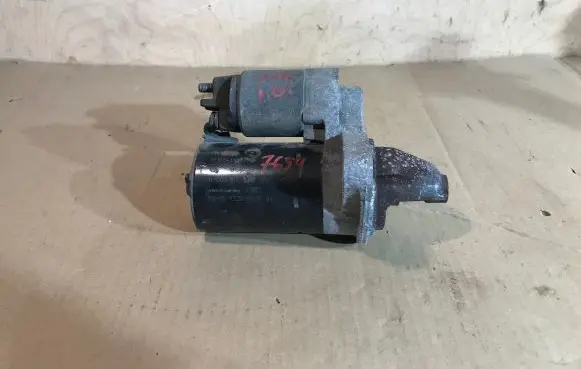 Peugeot 107 Starter motor 281000Q021C 0001107439 BOSCH
