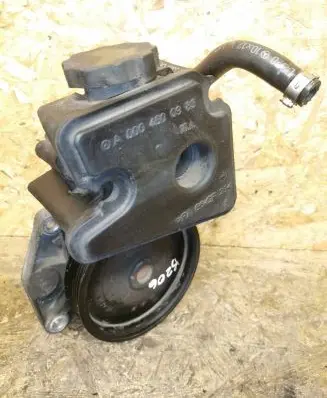 Mercedes-Benz C W203 Power steering pump A0004600983