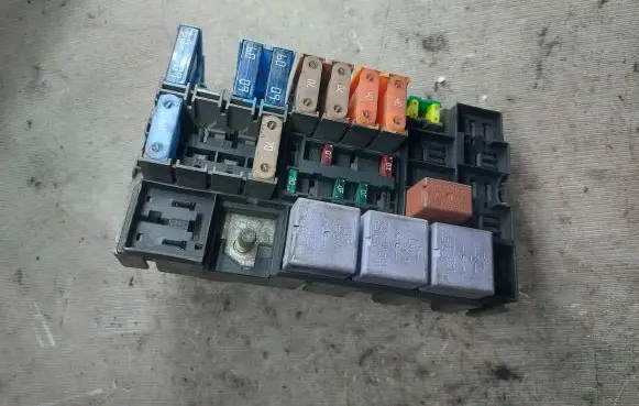 Renault Espace - Grand espace IV Fuse module
