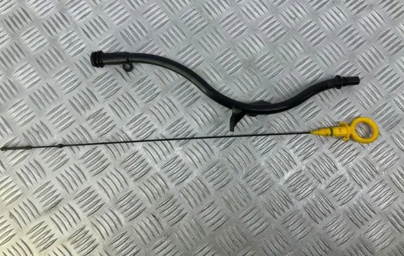 Audi Q3 8U Oil level dip stick 03L103634M 03L11561AT