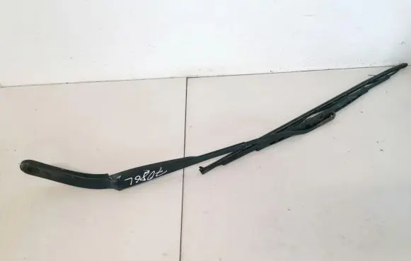 Renault Megane II Front wiper blade arm 8200036916 8200036915