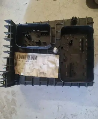 Volkswagen Touran I Fuse box set 1K0937804B 1K0937800E