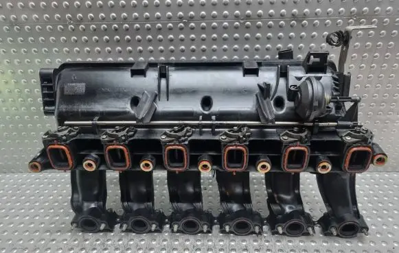 BMW 5 E60 E61 Intake manifold 7790700 7790701