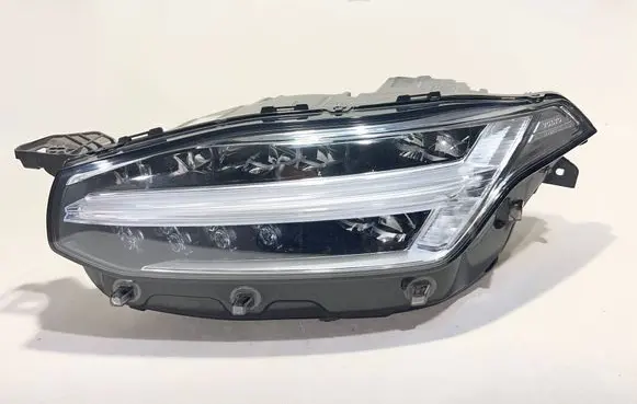Volvo XC90 Headlight/headlamp 32228296