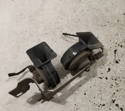 BMW 5 E60 E61 Horn signal 6935709