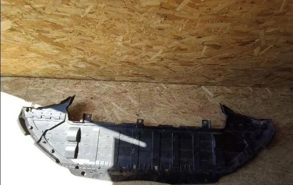 Volvo S90, V90 Front bumper skid plate/under tray 31383627