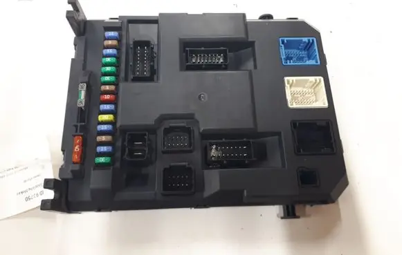 Citroen DS3 Fuse module 9666951980 22661F01