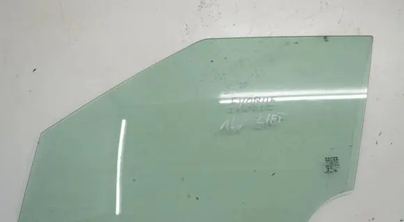 Land Rover Range Rover Evoque L538 Front door window glass four-door