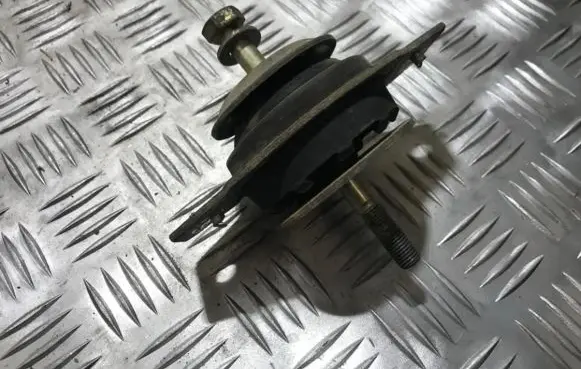 Fiat Punto (176) Engine mount bracket