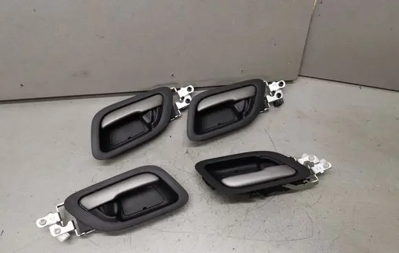 Honda FR-V Front door interior handle
