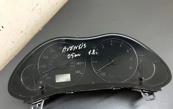 Toyota Avensis T250 Speedometer (instrument cluster)