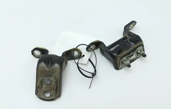 Nissan Navara D23 Rear door hinge set 